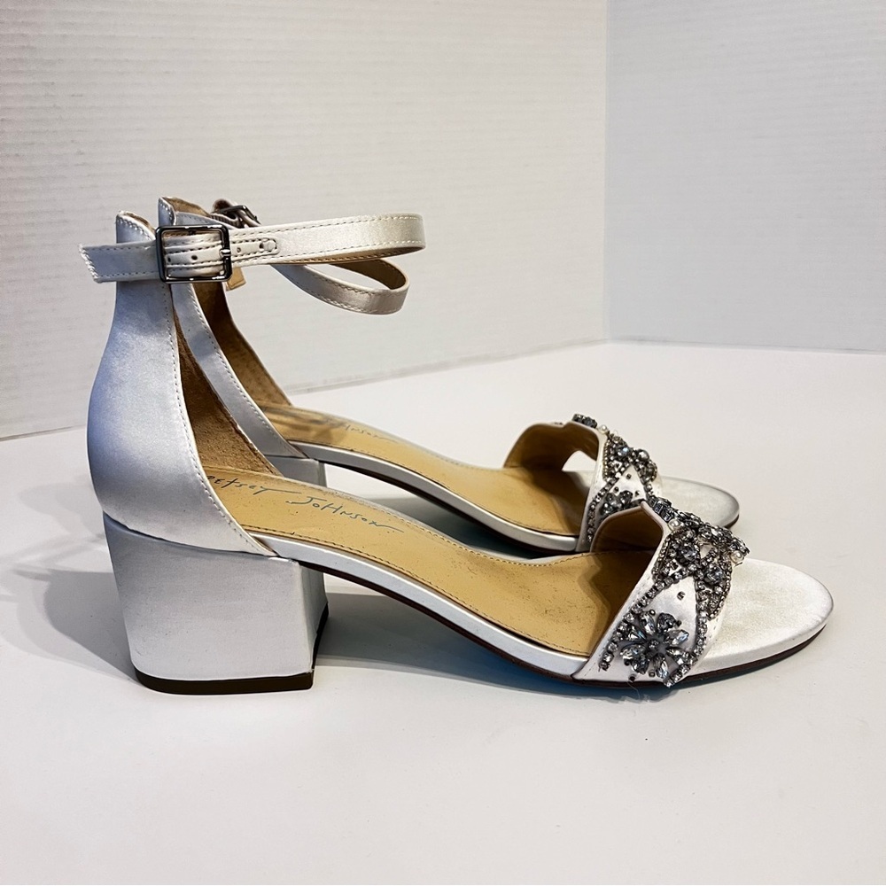 Betsey Johnson white  Sandals 9